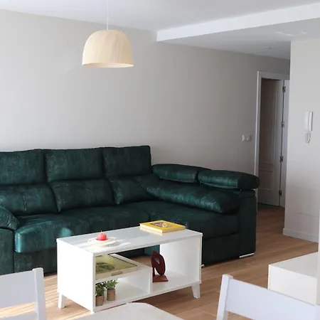 Oliveira De Apartment *